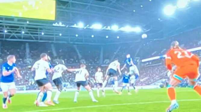 Sports Today: NASCAR and Monday Night Football, EPL and NFL 10 Premier League September 2025 4