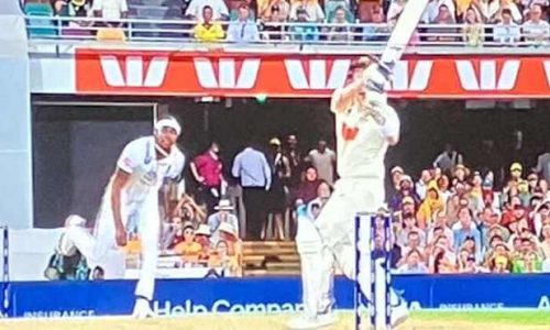 Australian Test Cricket Summer 2nd Test of 25-26 sees Steve Smith smashing runs down the park against arch-rival Jofra Archer of England at Brisbane's Gabba ground.